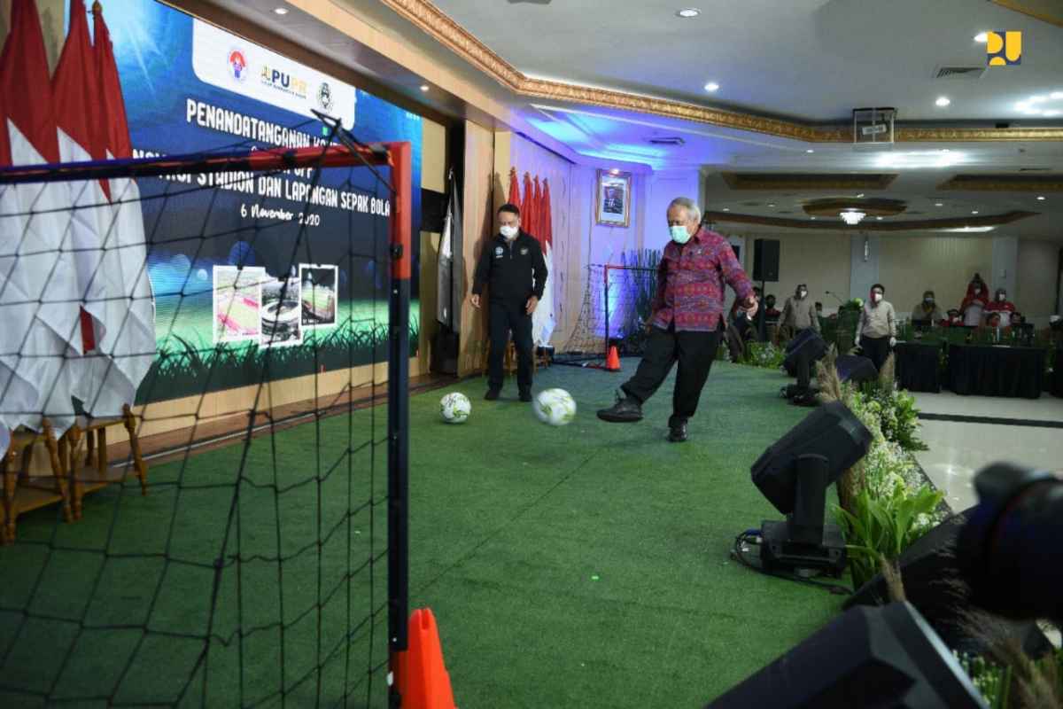 PUPR Renovasi 2 Stadion Utama dan 15 Lapangan Sepakbola 5 Provinsi PUPR Renovasi 2 Stadion Utama dan 15 Lapangan Sepakbola 5 Provinsi