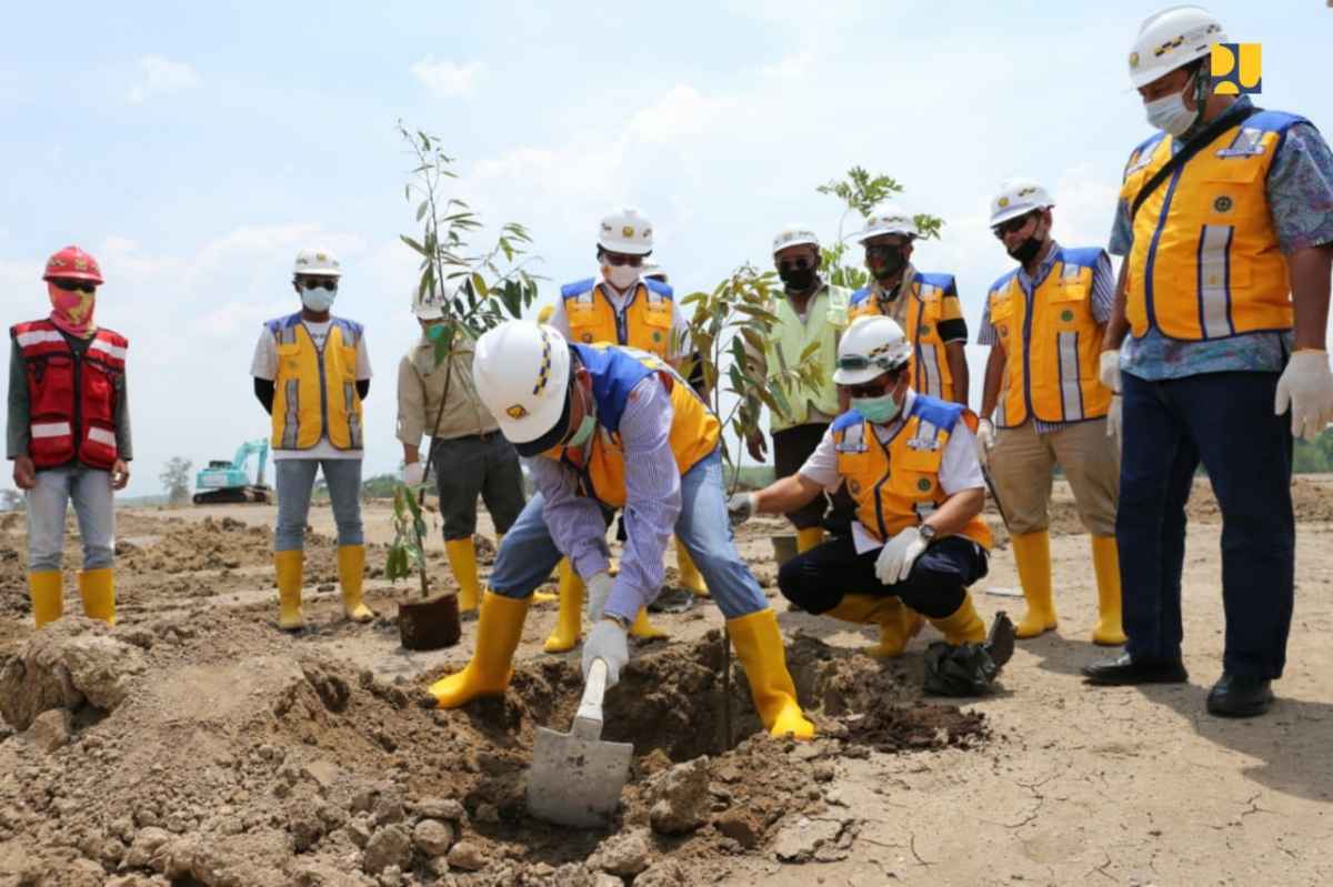 Jelang Ultah PUPR, 51 Bendungan Segera Dihijaukan Dengan Tanaman Buah Lokal Jelang Ultah PUPR, 51 Bendungan Segera Dihijaukan Dengan Tanaman Buah Lokal