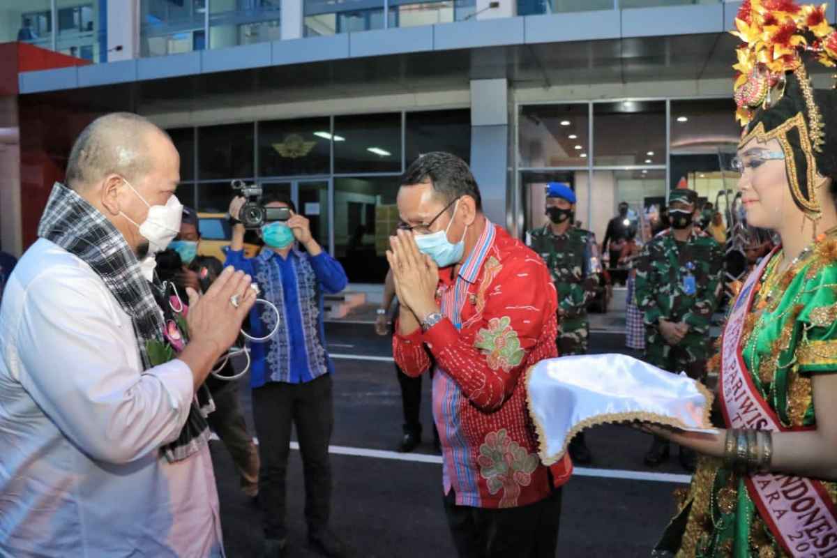 Jelang Pilkada, Banyak Warga Sultra Belum Punya e-KTP, Ketua DPD Minta KPU Jemput Bola Jelang Pilkada, Banyak Warga Sultra Belum Punya e-KTP, Ketua DPD Minta KPU Jemput Bola