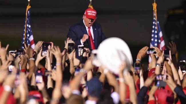 Kalah dari Biden, Massa Trump Kepung 'KPU' Michigan Minta Setop Penghitungan