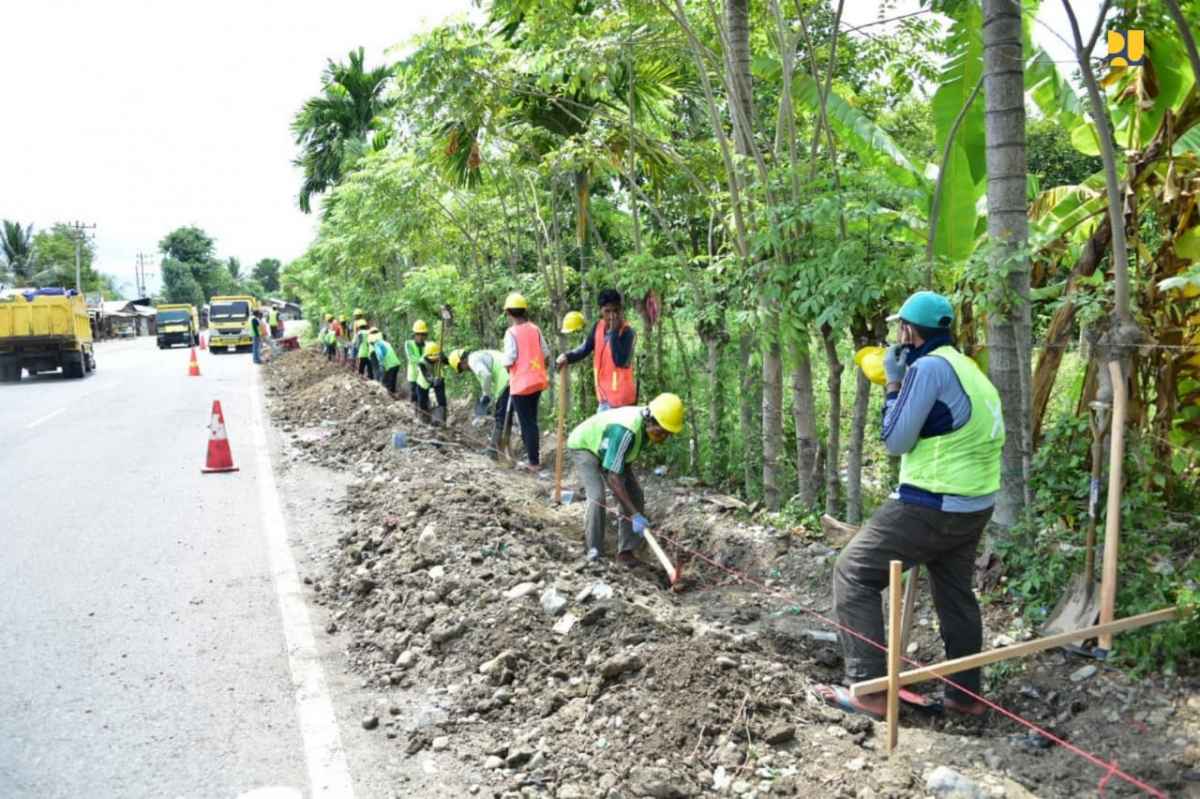 Targetkan 777.206 Naker, PUPR Sediakan Rp12,06 Triliun Untuk Program PKT 2021 Targetkan 777.206 Naker, PUPR Sediakan Rp12,06 Triliun Untuk Program PKT 2021