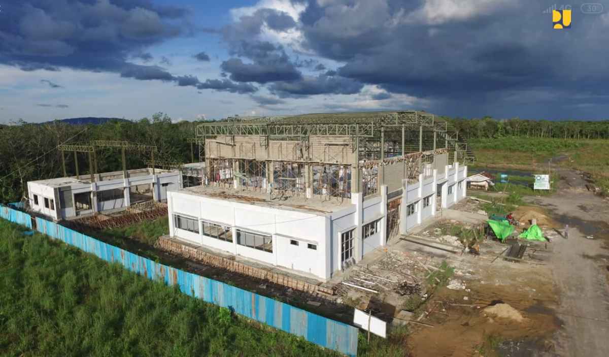 PUPR Selesaikan Gedung Bengkel Politeknik Negeri Sambas Senilai Rp12,8 Miliar Guna Dukung SDM PUPR Selesaikan Gedung Bengkel Politeknik Negeri Sambas Senilai Rp12,8 Miliar Guna Dukung SDM