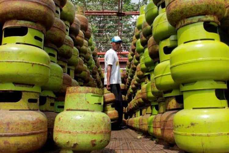 Subsidi LPG Capai Rp54, Kok Masih Ada Rakyat Masak Pakai Kayu Bakar? Subsidi LPG Capai Rp54, Kok Masih Ada Rakyat Masak Pakai Kayu Bakar?