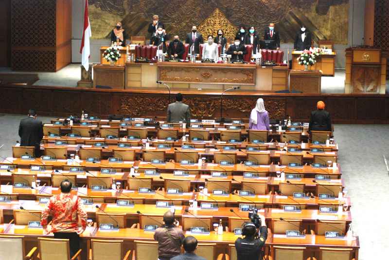Paripurna DPR Setujui RUU EBT Masuk Prolegnas 2021 Paripurna DPR Setujui RUU EBT Masuk Prolegnas 2021