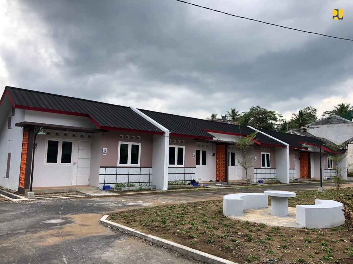 PUPR Serahkan 25 Unit Rumah MBR Magelang