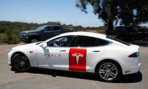 Raksasa Mobil Dunia Bangun Pabrik Baterai untuk Kalahkan Tesla
