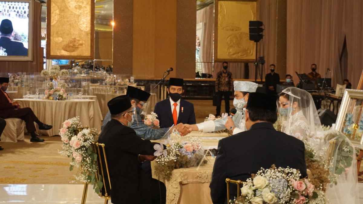 Tak Hanya Atta-Aurel, Duet Jokowi-Airlangga Jadi Saksi Nikah Putri Idris Laena Tak Hanya Atta-Aurel, Duet Jokowi-Airlangga Jadi Saksi Nikah Putri Idris Laena