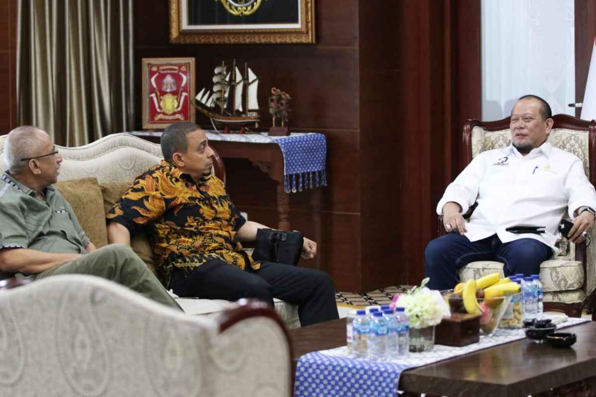 DPD RI Minta Pemerintah Beri Kepastian Pemberangkatan Umrah Ramadhan 2021 DPD RI Minta Pemerintah Beri Kepastian Pemberangkatan Umrah Ramadhan 2021