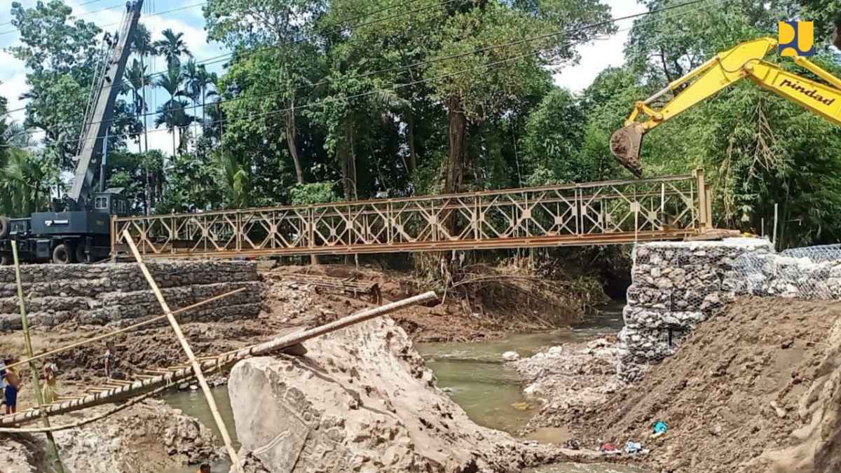 Libatkan 6 BUMN Karya, PUPR: 3 Prioritas Tangani Darurat Bencana Banjir NTT-NTB Libatkan 6 BUMN Karya, PUPR: 3 Prioritas Tangani Darurat Bencana Banjir NTT-NTB