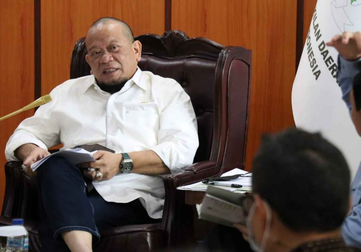 Ketua DPD RI Doakan Kapal Selam KRI Nanggala yang Hilang Segera Ditemukan Ketua DPD RI Doakan Kapal Selam KRI Nanggala yang Hilang Segera Ditemukan