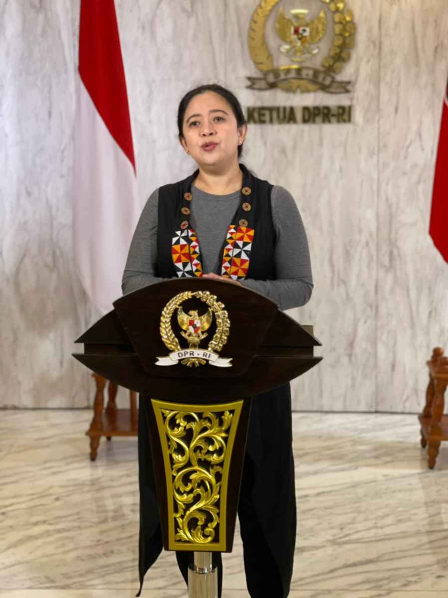 Doa Terbaik untuk Awak KRI Nanggala 402, Puan Minta Pencarian Terus Dioptimalkan Doa Terbaik untuk Awak KRI Nanggala 402, Puan Minta Pencarian Terus Dioptimalkan