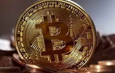 Tesla Tak Main Bitcoin, Harganya Kian Anjlok Jadi Rp600 Jutaan