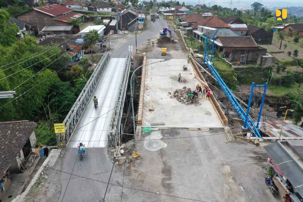 Jembatan Lodukuh Diresmikan, Ekonomi Masyarakat Wonosobo-Temanggung Bangkit Jembatan Lodukuh Diresmikan, Ekonomi Masyarakat Wonosobo-Temanggung Bangkit