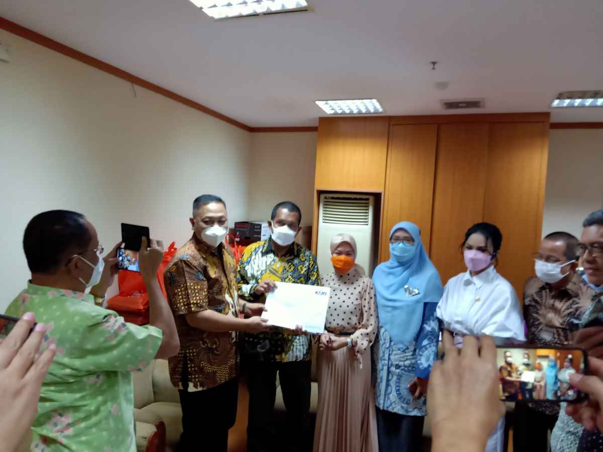 Jumlah TKA Tak Up Date, Melkiades: Dua Kementerian Berpotensi Rugikan Negara