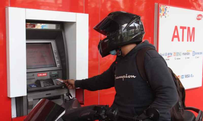 Lebih Dekat Dengan 45.000 ATM Link Lebih Dekat Dengan 45.000 ATM Link