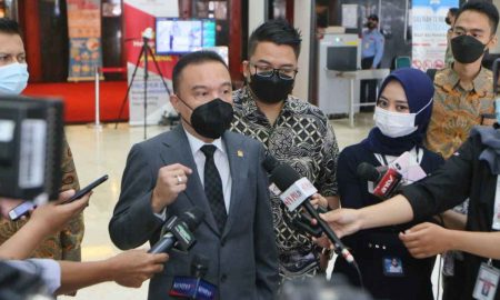 Dasco: Yang Perlu Ditekan Lajunya Covid-19, Bukan Dorong Pasangan Pilpres atau Amandemen