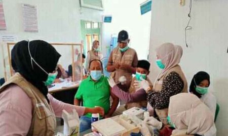 ASN, Perangkat Desa dan Pimpinan Dayah di Labuhanhaji Barat Jalani Vaksin
