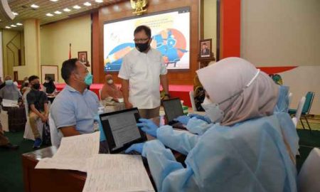 BURT: Vaksinasi di DPR Dukung Pencapaian "Herd Immunity"
