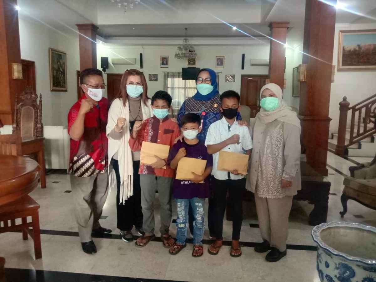 Puan Maharani Bantu Pendidikan Vino, Yatim Piatu yang Ditinggal Orang Tuanya Akibat Covid-19 Puan Maharani Bantu Pendidikan Vino, Yatim Piatu yang Ditinggal Orang Tuanya Akibat Covid-19