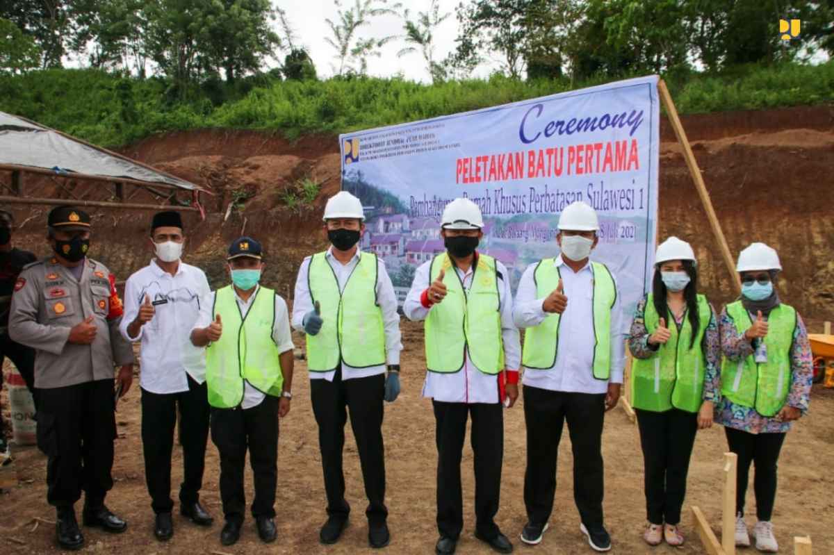 Genjot Hunian Layak, PUPR Bangun Rumah Khssus Untuk Warga Sulut Senilai Rp 3,2 M Genjot Hunian Layak, PUPR Bangun Rumah Khssus Untuk Warga Sulut Senilai Rp 3,2 M