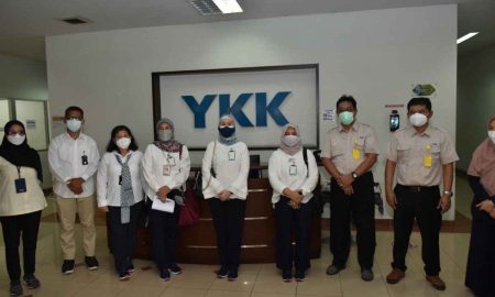 Saat Pandemi, Permintaan Ritsleting Untuk Baju hazmat Melonjak
