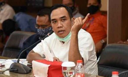 Bubarkan BNSP, Ali Zamroni: Nadiem Rampas Kemerdekaan Belajar