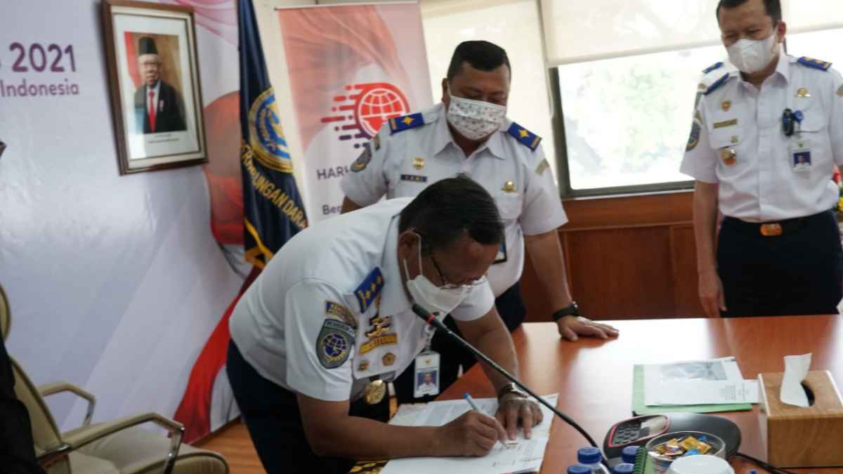 Upaya Kurangi Emisi Kendaraan, Kemenhub - ITDP Indonesia Teken Nota Kesepahaman Upaya Kurangi Emisi Kendaraan, Kemenhub - ITDP Indonesia Teken Nota Kesepahaman