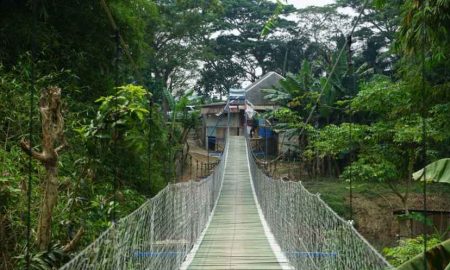 Jembatan Gantung Penghubung Desa Bangkitkan Ekonomi Warga Tangerang-Serang