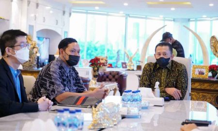 Tren Penjualan Mobil Listrik Naik, Bamsoet Dorong Penambahan SPKLU