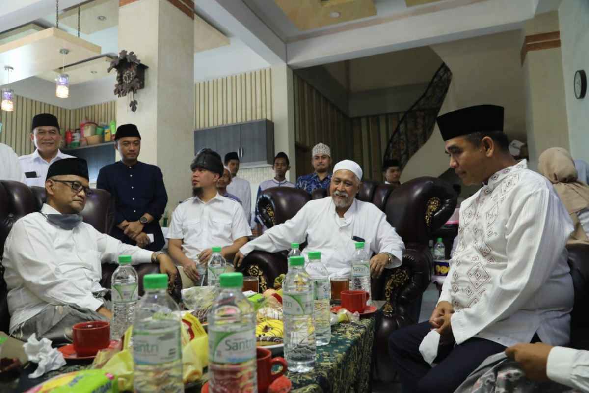Hari Santri, Muzani: Semangat Santri Patut Dicontoh dalam Berjuang untuk NKRI Hari Santri, Muzani: Semangat Santri Patut Dicontoh dalam Berjuang untuk NKRI