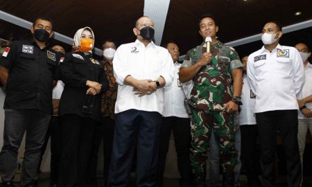 Panglima TNI Andika Perkasa Datangi Rumah Dinas Ketua DPD RI