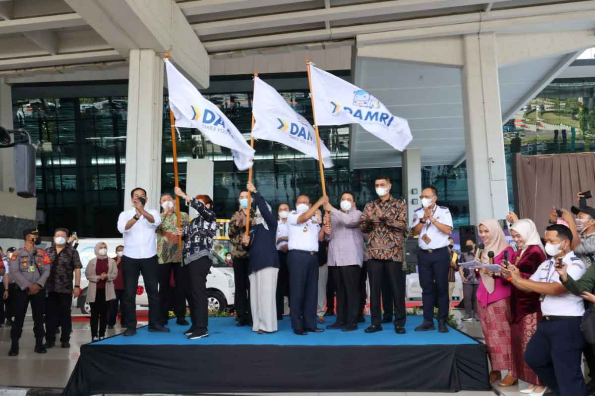 Kemenhub Dukung Penggunaan Operasional Bus Listrik DAMRI Soekarno - Hatta Kemenhub Dukung Penggunaan Operasional Bus Listrik DAMRI Soekarno - Hatta