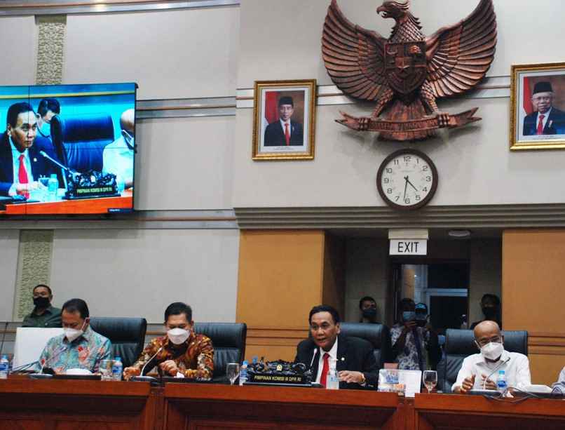 Wah....Insiden Adu Mulut di Bandara Masuk Agenda Ragab DPR?