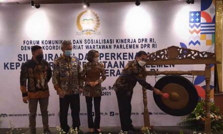 Soal Seleksi Eselon II PNS, Sekjen DPR Bantah Terima Dana Miliaran