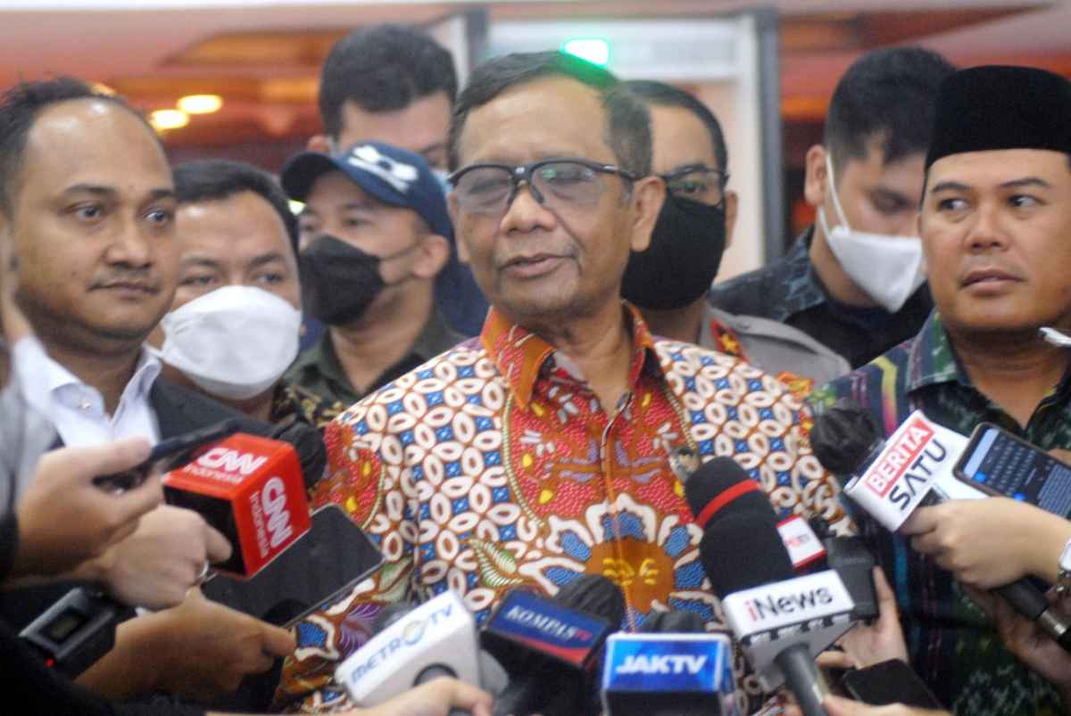 Temui Ketua DPD RI, Mahfud MD Ingatkan Tak Ada Kompromi bagi Obligor BLBI Rp110,45 Triliun Temui Ketua DPD RI, Mahfud MD Ingatkan Tak Ada Kompromi bagi Obligor BLBI Rp110,45 Triliun