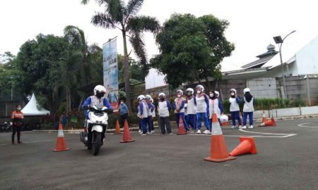 Agar Aman Berkendara, Kalangan Perempuan Diberikan Ilmu Safety Riding