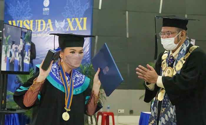 Wisuda 913 Sarjana, UMN Bangkitkan Pariwisata Berkearifan Lokal Ala Baduy