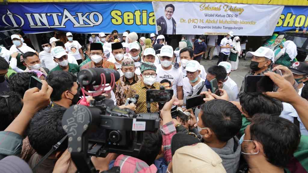Muhaimin Iskandar Ajak Masyarakat Dukung Kebangkitan UMKM Pasca Pandemi Muhaimin Iskandar Ajak Masyarakat Dukung Kebangkitan UMKM Pasca Pandemi