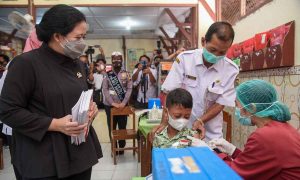 2 Pasien Omicron Meninggal, Puan Minta Vaksinasi Harus Dipercepat