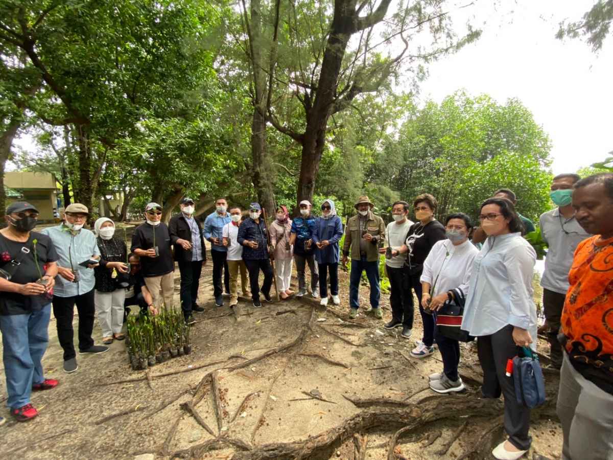 Peduli Lingkungan, DPD RI Tanam Mangrove di Kepulauan Seribu Peduli Lingkungan, DPD RI Tanam Mangrove di Kepulauan Seribu