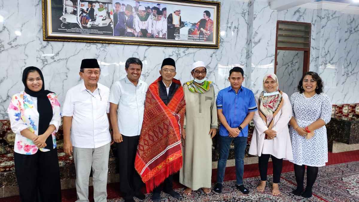 Maman Imanulhaq Sowan ke Syekh Ali Akbar Marbun, Ulama Khos NU Medan Maman Imanulhaq Sowan ke Syekh Ali Akbar Marbun, Ulama Khos NU Medan