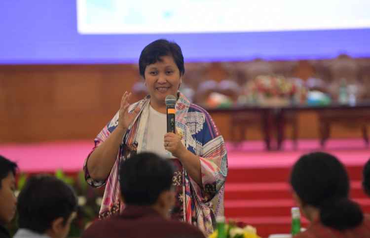 Pelonggaran Prokes, Lestari Minta Masyarakat Manfaatkan Peluang Pertumbuhan Ekonomi Secara Bijak dan Kreatif Pelonggaran Prokes, Lestari Minta Masyarakat Manfaatkan Peluang Pertumbuhan Ekonomi Secara Bijak dan Kreatif