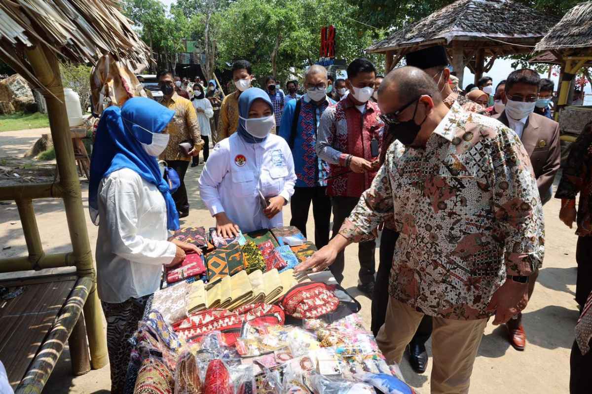 Tekan Kemiskinan, Ketua DPD RI Usul Pemberdayaan Ekonomi Desa Dipercepat Tekan Kemiskinan, Ketua DPD RI Usul Pemberdayaan Ekonomi Desa Dipercepat