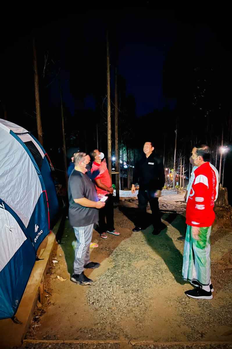 Saat Presiden dan Rombongan Menikmati Malam di IKN Saat Presiden dan Rombongan Menikmati Malam di IKN