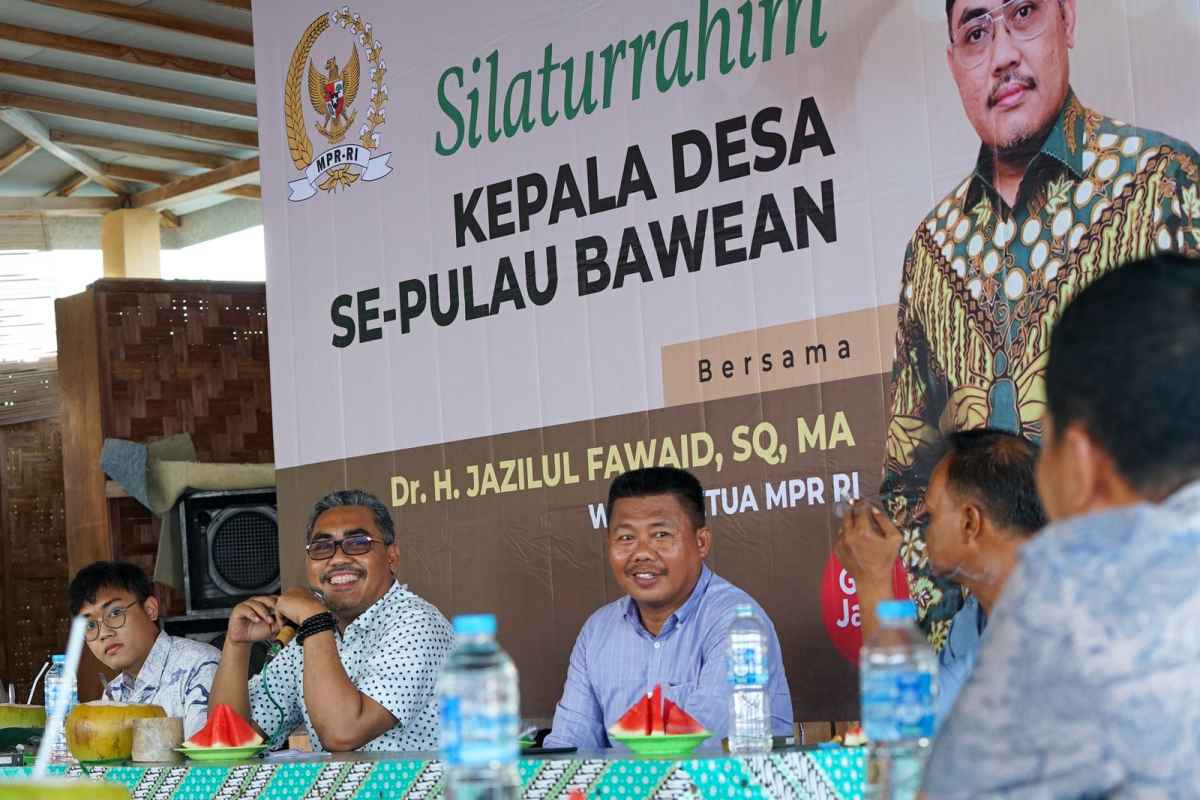 Jazilul Fawaid Ajak Kades se-Pulau Bawean Kembangkan Potensi Daerah Jazilul Fawaid Ajak Kades se-Pulau Bawean Kembangkan Potensi Daerah