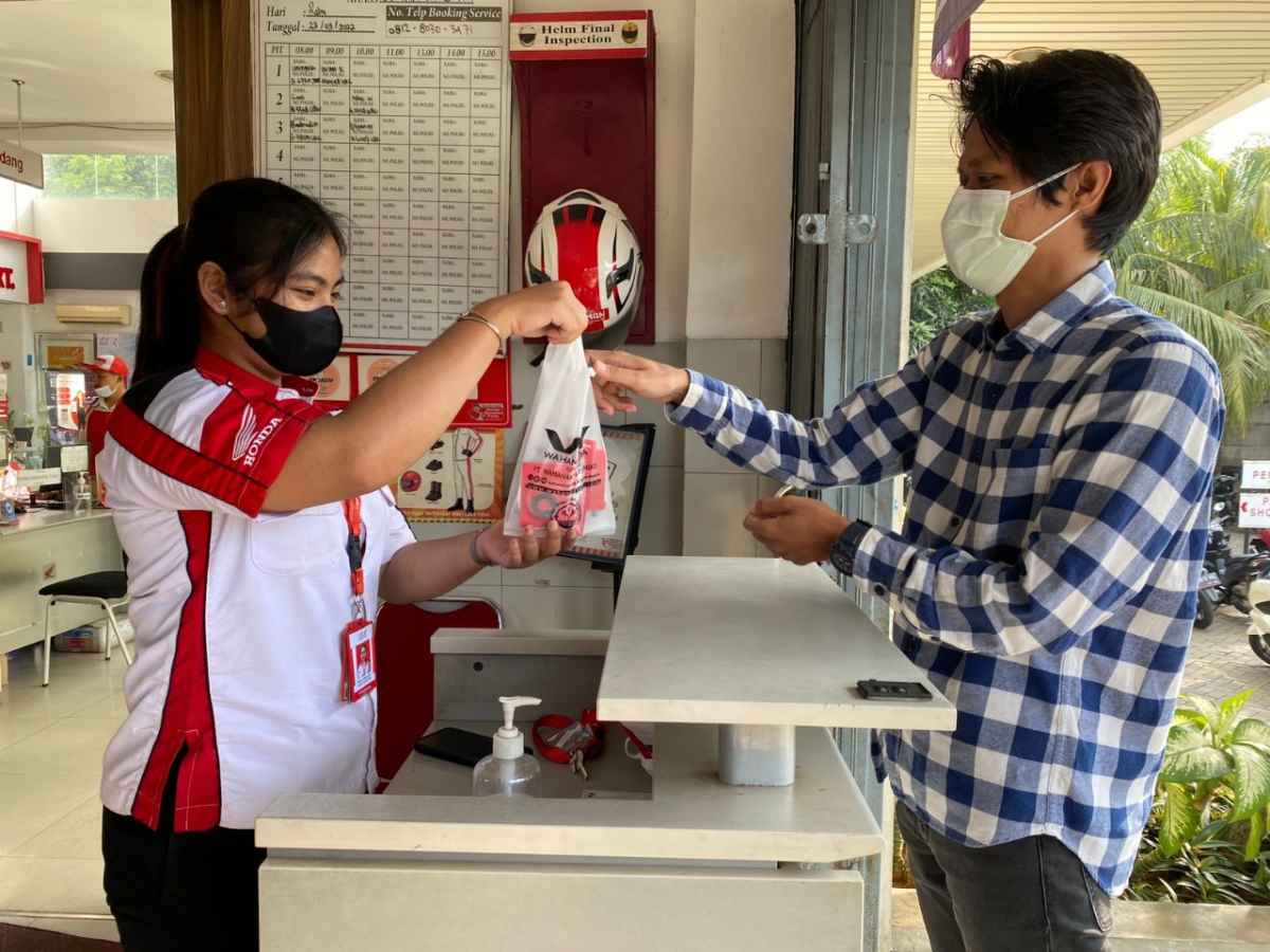Jaga Lingkungan, WARI Stop Gunakan Kantong Plastik
