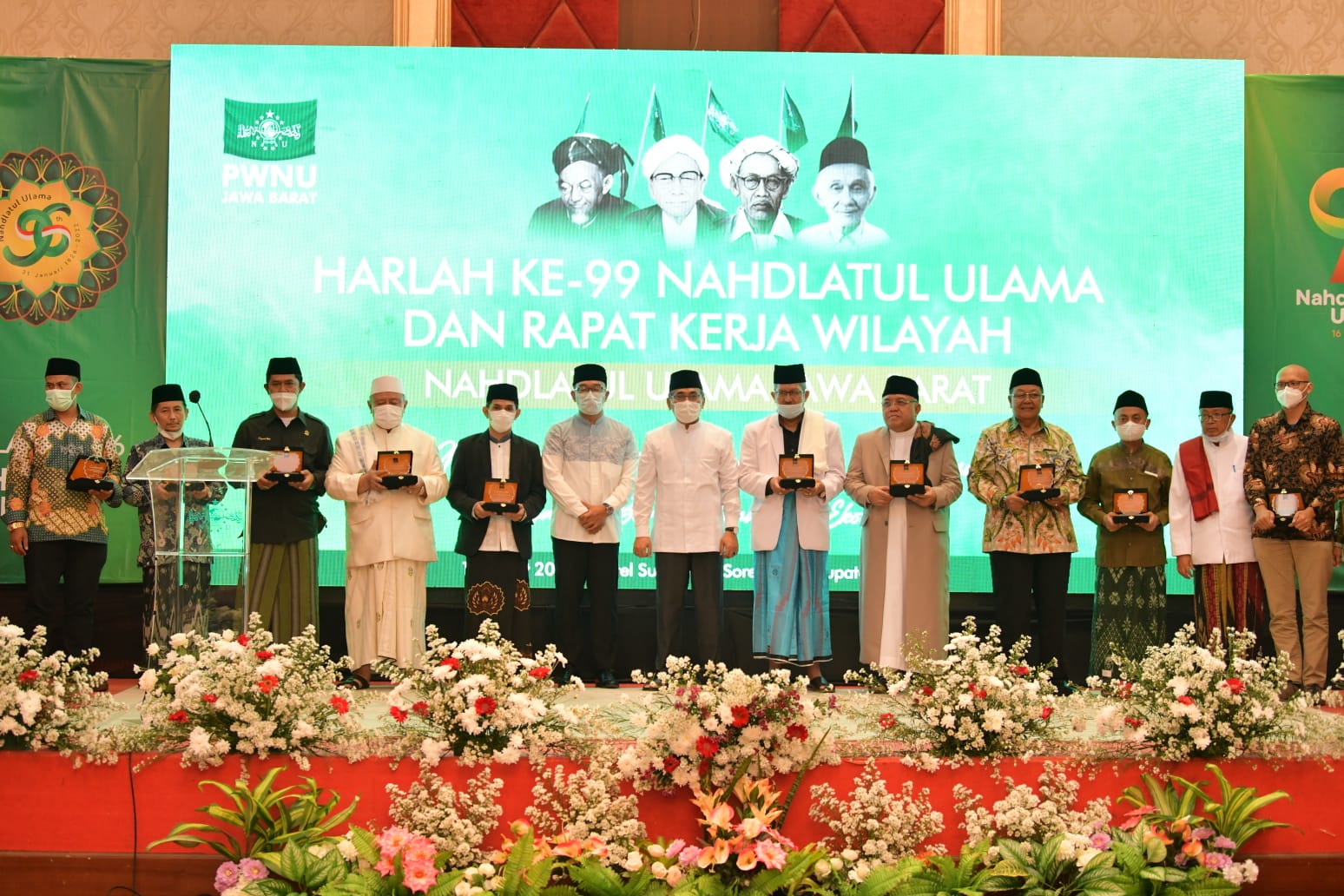 Ridwan Kamil dan Gus Yahya Hadiri Harlah Nahdlatul Ulama ke-99 Ridwan Kamil dan Gus Yahya Hadiri Harlah Nahdlatul Ulama ke-99