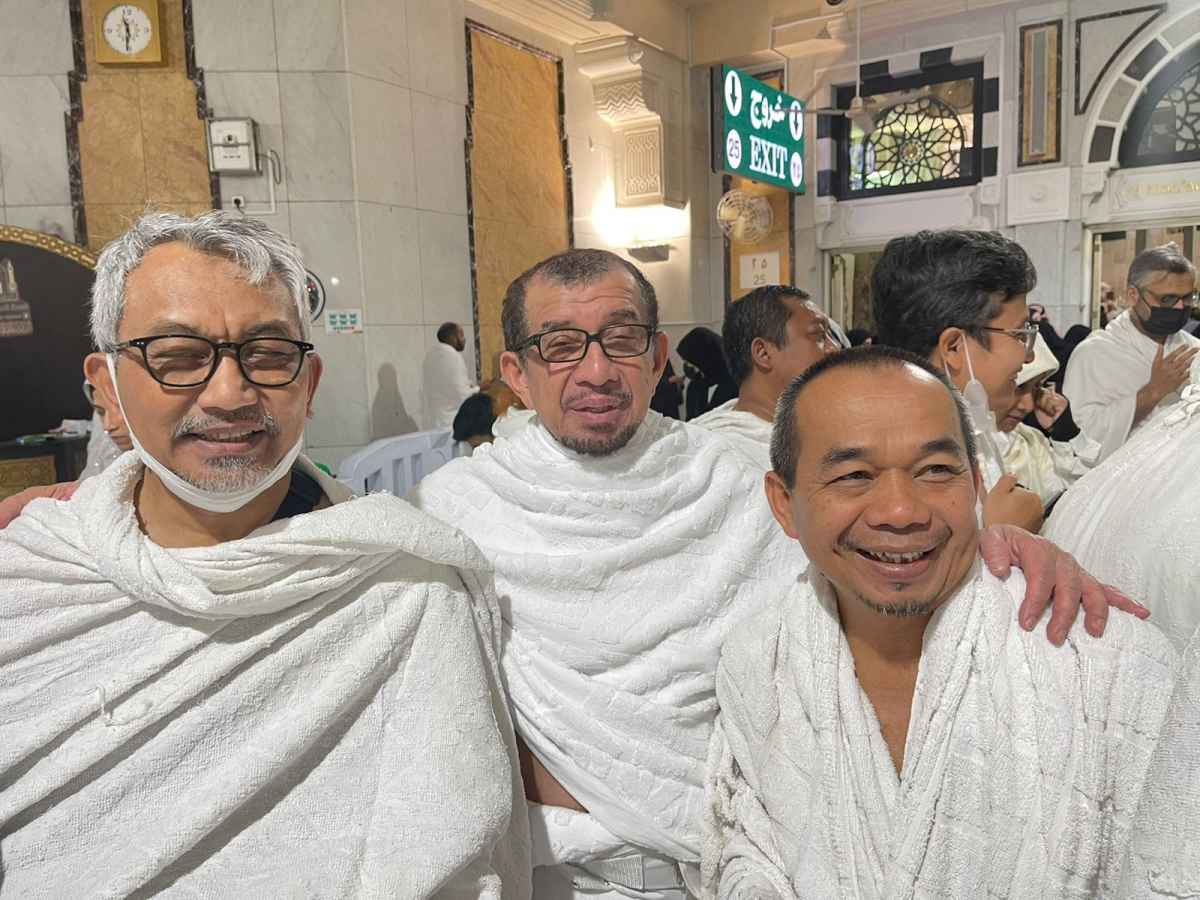 Di Tanah Suci, Petinggi PKS Berdoa untuk Keselamatan Bangsa dan Negara Di Tanah Suci, Petinggi PKS Berdoa untuk Keselamatan Bangsa dan Negara