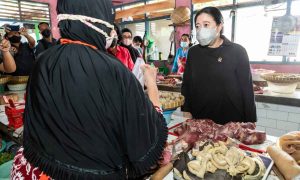 Ke Pasar Jungke,  Puan Borong UMKM Bakso Untuk Buka Puasa 