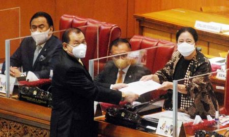 Tutup Masa Sidang, Puan Ingatkan Pemerintah Risiko Ekonomi Global Akibat Perang